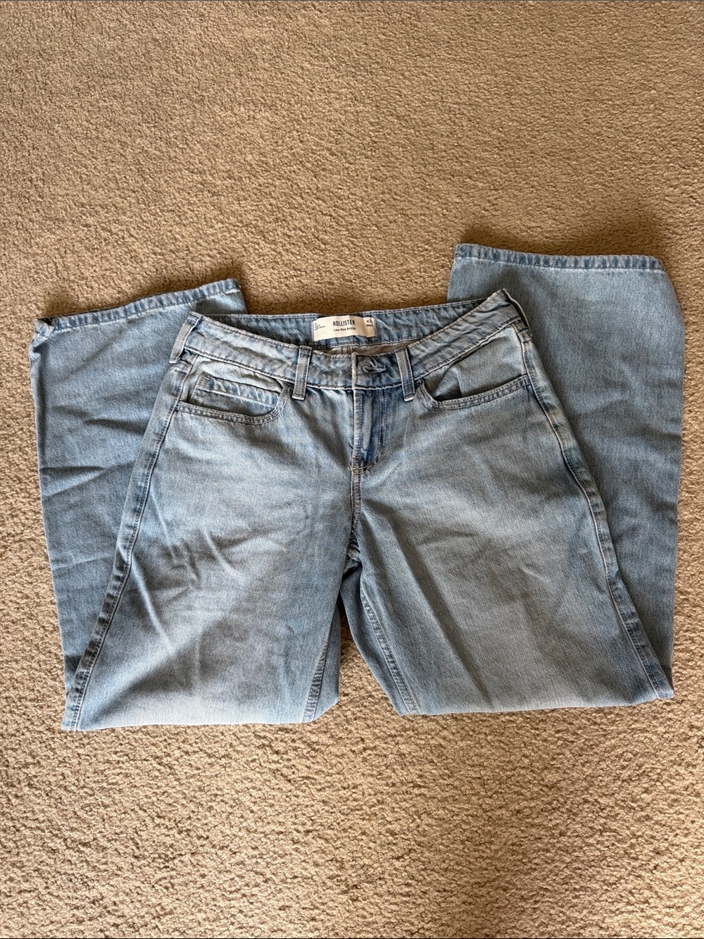 Hollister Light Wash Low-Rise Baggy Jeans